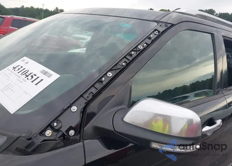 2016 Ford Explorer Platinum z USA, uszkodzony, nr VIN 1FM5K8HT4GGC46446